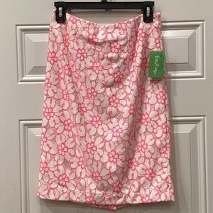 New Lilly Pulitzer Skirt Fiesta Pink Floral Design Size 4 (Item#SR001) 22” Long